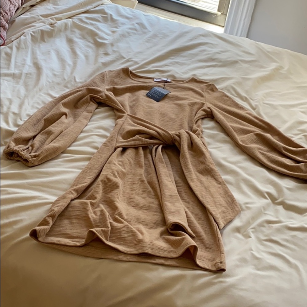 Beige tie dress - size small
